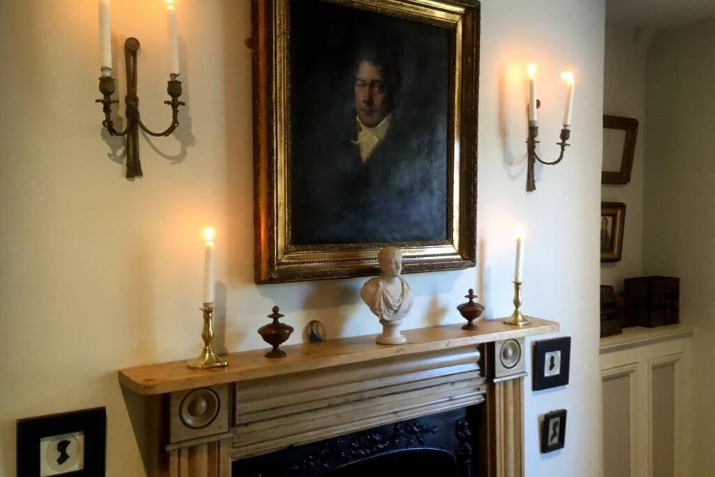 Hortus House - Regency Style With Attached Parking *